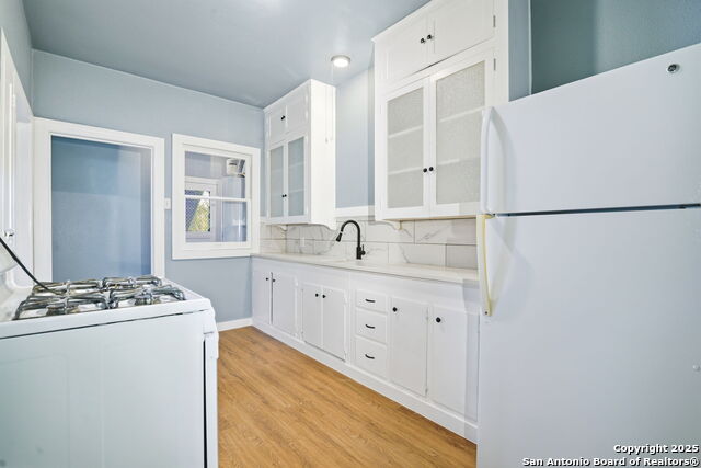 Listing photo id 19 for 438 W Kings Hwy