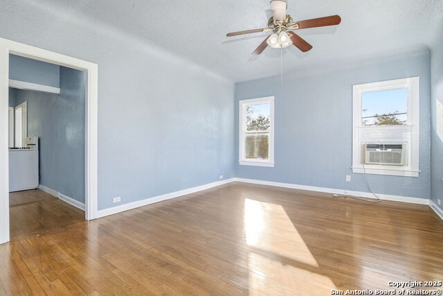 Listing photo id 22 for 438 W Kings Hwy