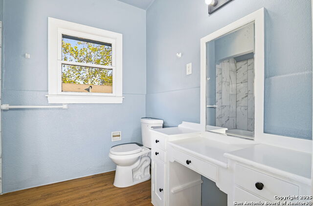 Listing photo id 23 for 438 W Kings Hwy