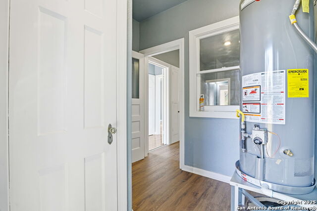 Listing photo id 25 for 438 W Kings Hwy