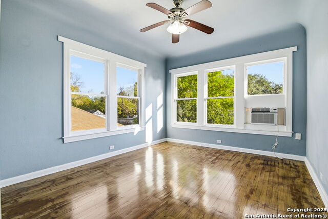 Listing photo id 5 for 438 W Kings Hwy