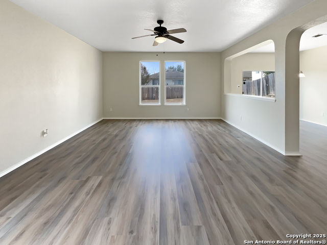 Image 3 of 21 For 5724 Columbia