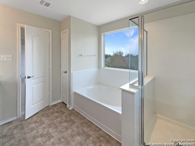 Image 7 of 21 For 5724 Columbia