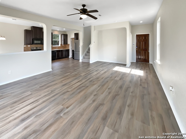 Image 9 of 21 For 5724 Columbia