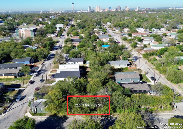 Listing photo id 5 for 215 Grimes  