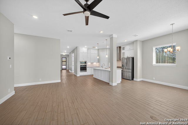 Listing photo id 8 for 22811 Grande Vista