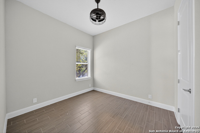 Listing photo id 22 for 22811 Grande Vista