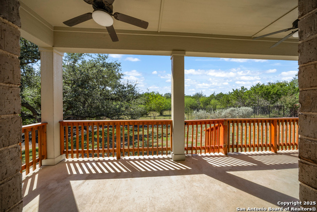 Listing photo id 25 for 22811 Grande Vista
