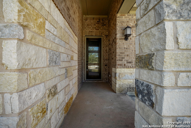 Listing photo id 3 for 22811 Grande Vista