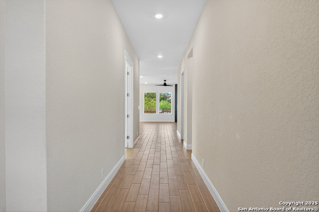 Listing photo id 4 for 22811 Grande Vista