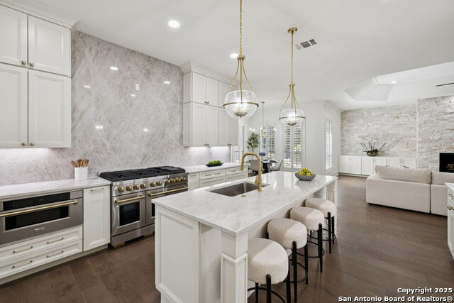 Image 14 of 50 For 512 Blackjack Oak