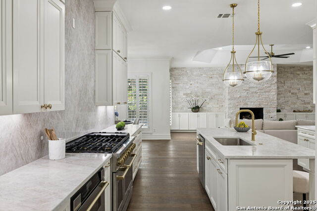 Image 17 of 50 For 512 Blackjack Oak