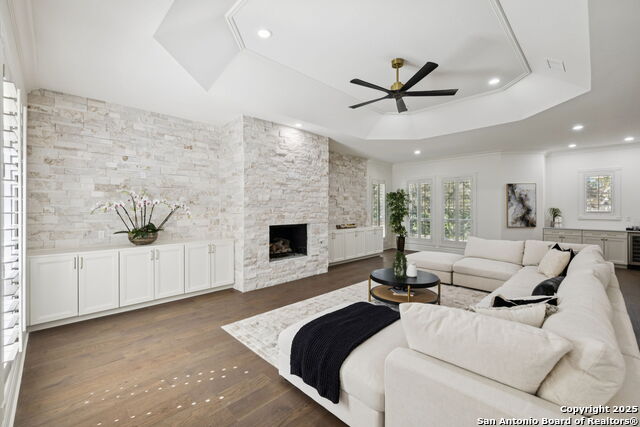 Image 19 of 50 For 512 Blackjack Oak