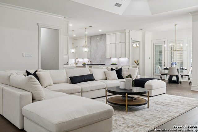 Image 21 of 50 For 512 Blackjack Oak