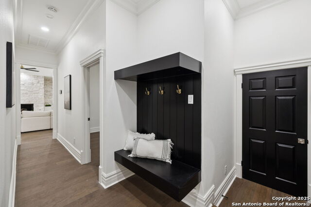 Image 31 of 50 For 512 Blackjack Oak