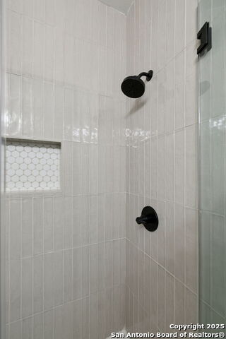 Image 36 of 50 For 512 Blackjack Oak