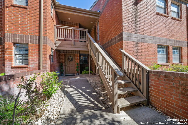 Image 2 of 28 For 7930 Roanoke Run 1111