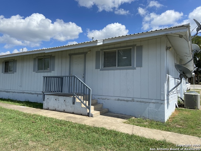 Details for 1301 Greenlawn C, Blanco, TX 78606