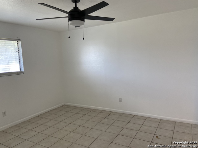 Image 19 of 27 For 1301 Greenlawn C