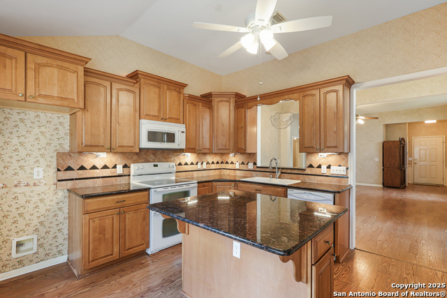 Image 9 of 30 For 2500 Grove Park