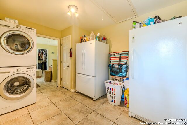 Image 17 of 39 For 947 County Road 302