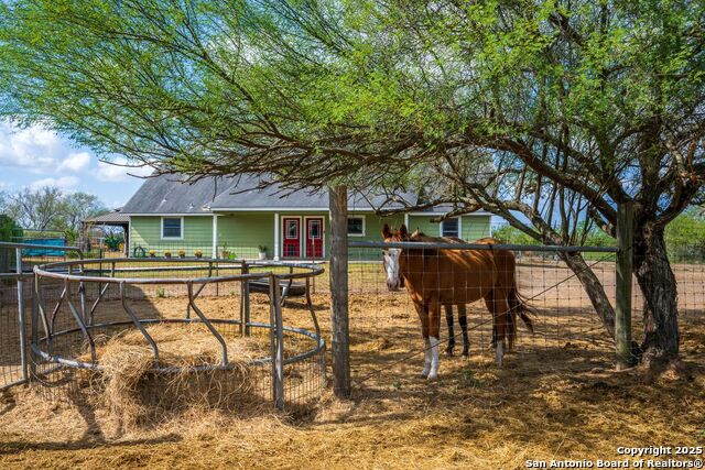 Image 18 of 39 For 947 County Road 302