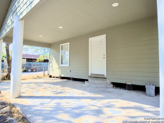 Image 9 of 10 For 1330 Fenfield