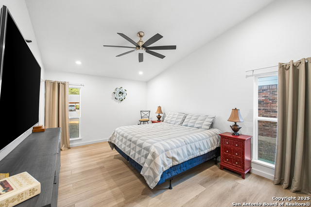 Listing photo id 14 for 12319 La Albada St