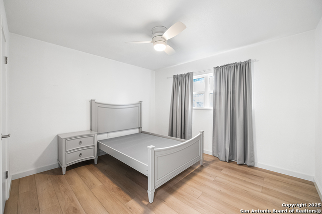 Listing photo id 21 for 12319 La Albada St