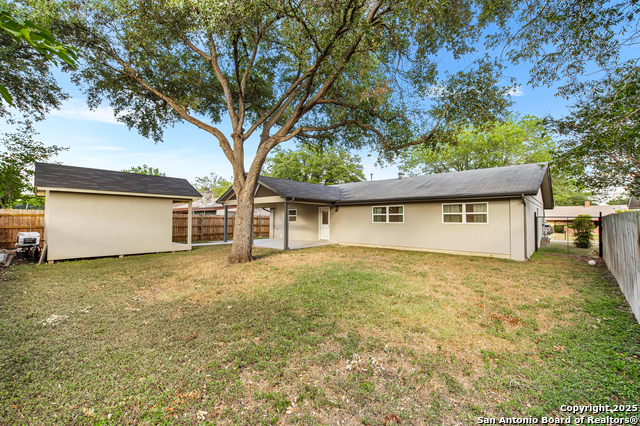 Listing photo id 24 for 12319 La Albada St