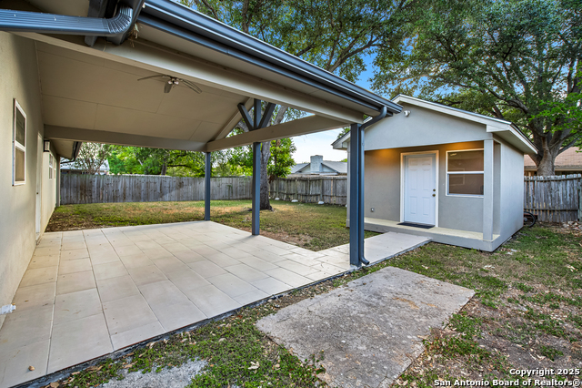 Listing photo id 25 for 12319 La Albada St