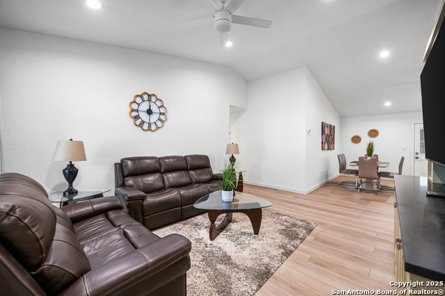 Listing photo id 2 for 12319 La Albada St