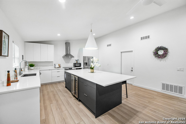 Listing photo id 7 for 12319 La Albada St