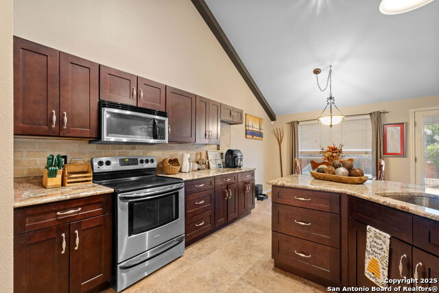 Image 11 of 37 For 12211 Hart Crest