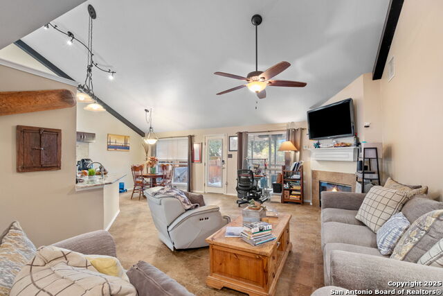 Image 17 of 37 For 12211 Hart Crest