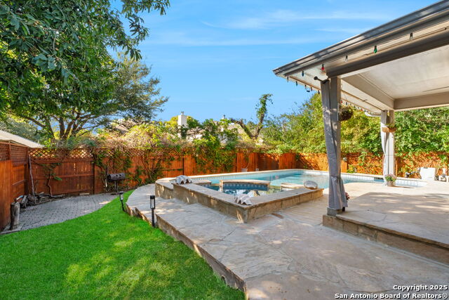 Image 28 of 37 For 12211 Hart Crest