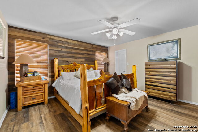 Image 4 of 37 For 12211 Hart Crest