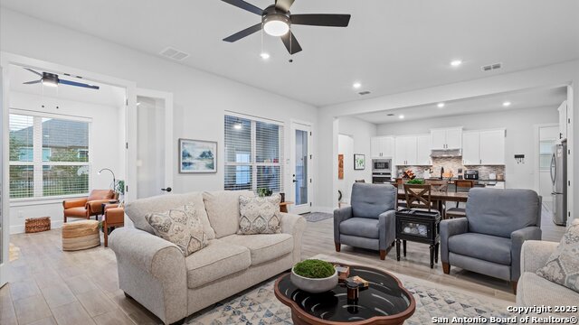 Image 13 of 33 For 1355 Dancing Oak