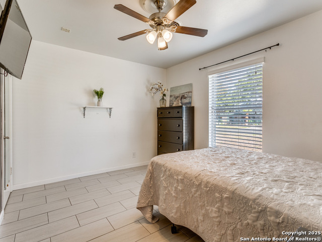 Image 19 of 25 For 342 Killarney