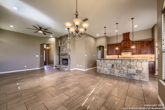 Image 10 of 27 For 104 N. Elise Dr.