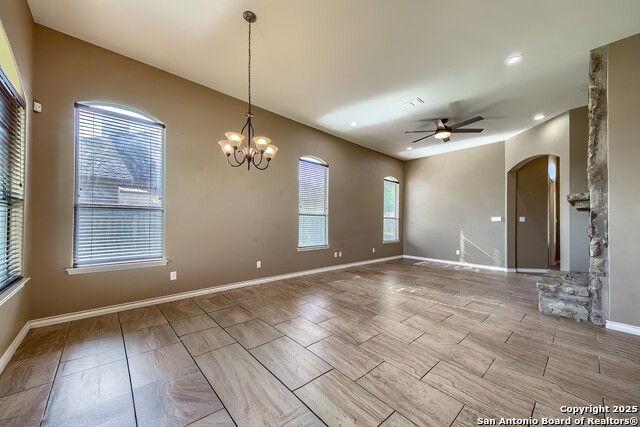 Image 11 of 27 For 104 N. Elise Dr.