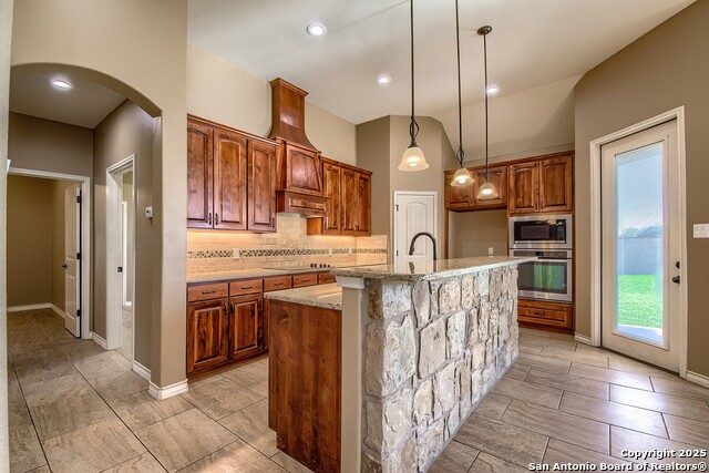 Image 12 of 27 For 104 N. Elise Dr.