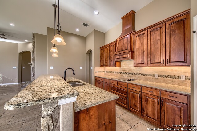 Image 14 of 27 For 104 N. Elise Dr.