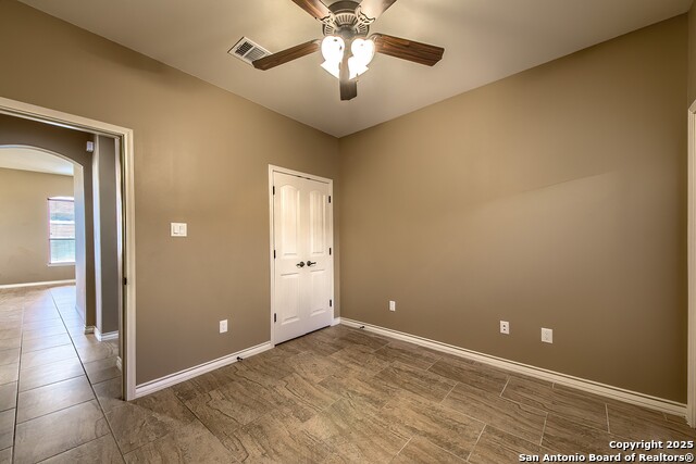 Image 21 of 27 For 104 N. Elise Dr.