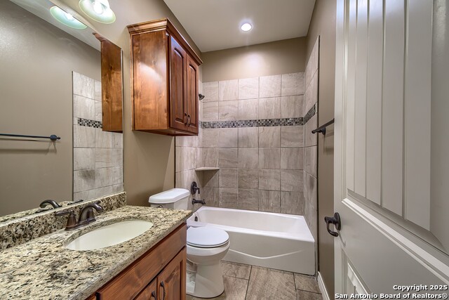 Image 22 of 27 For 104 N. Elise Dr.