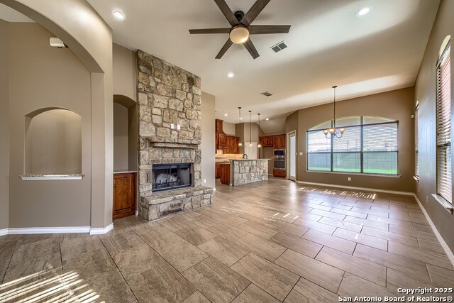 Image 8 of 27 For 104 N. Elise Dr.