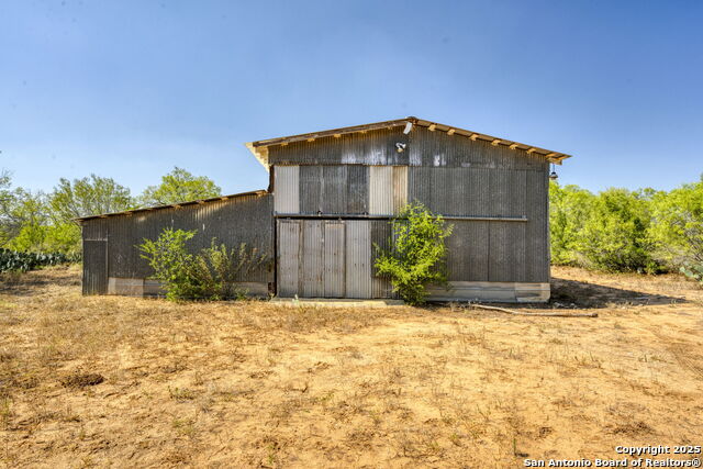 Listing photo id 9 for 3530 Cr 331 E