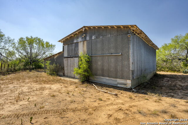 Listing photo id 10 for 3530 Cr 331 E