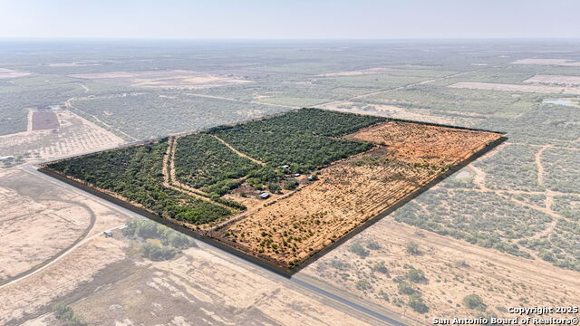 Listing photo id 17 for 3530 Cr 331 E