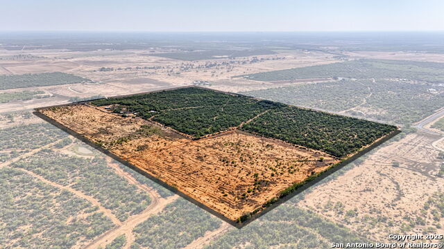 Listing photo id 21 for 3530 Cr 331 E